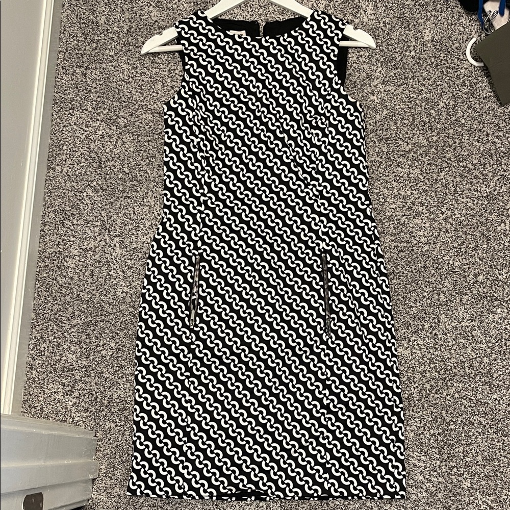 Anne Klein Black and White Geometric Midi Dress
